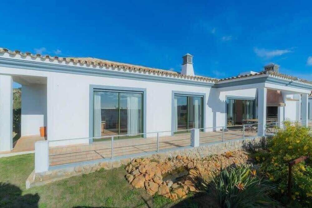 Villa Areias Ii - Beautiful landscape garden in Estoi, Faro