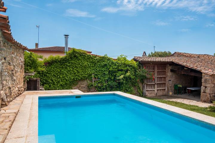 Chalet para 10 personas, con balcón y jardín, Se admiten mascotas en Sayago - 2