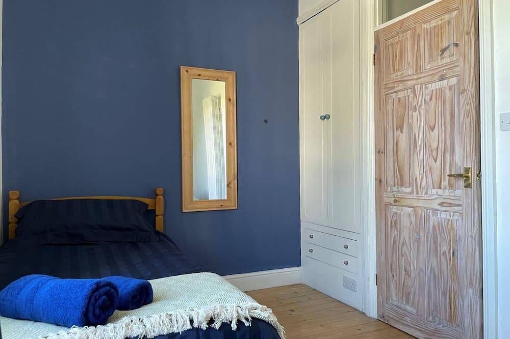 Cottage in Pegwell Village, Ramsgate great for cliff top walks and sandy beaches in Ramsgate, Kent