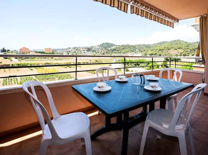 Ferienwohnung für 5 Personen, mit Balkon und Pool in Malgrat de Mar