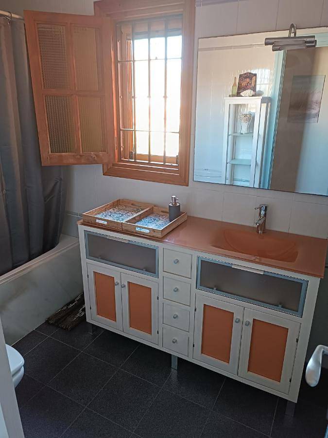 Gîte pour 2 personnes, avec vue ainsi que jardin et piscine à Calabardina - 2