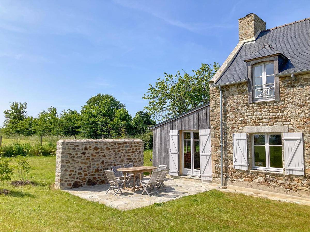 King Room with Garden View in Ploubalay, Région de Dinan