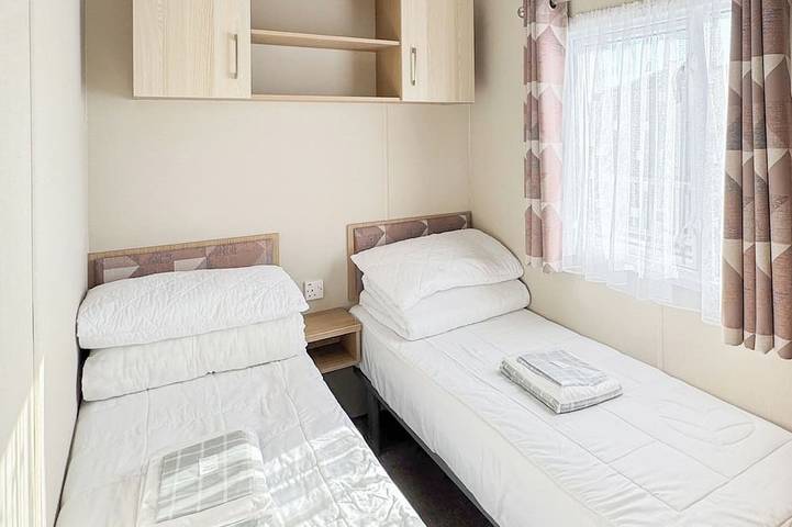 1 bedroom accommodation in Colchester in Mersea Island, Colchester
