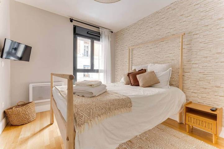 Entire apartment, Palais des Congrès 4 beds adapted for reduced mobility in Levallois-Perret, Hauts-de-Seine