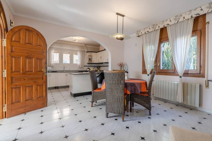 Villa 'Paradise' con piscina privada, Wi-Fi y aire acondicionado in Miami Platja, Montroig