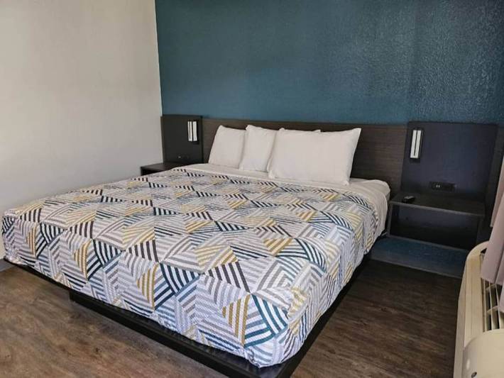 Apartamento entero, 1 cama tamaño queen | Microondas in Westminster, Condado de Orange