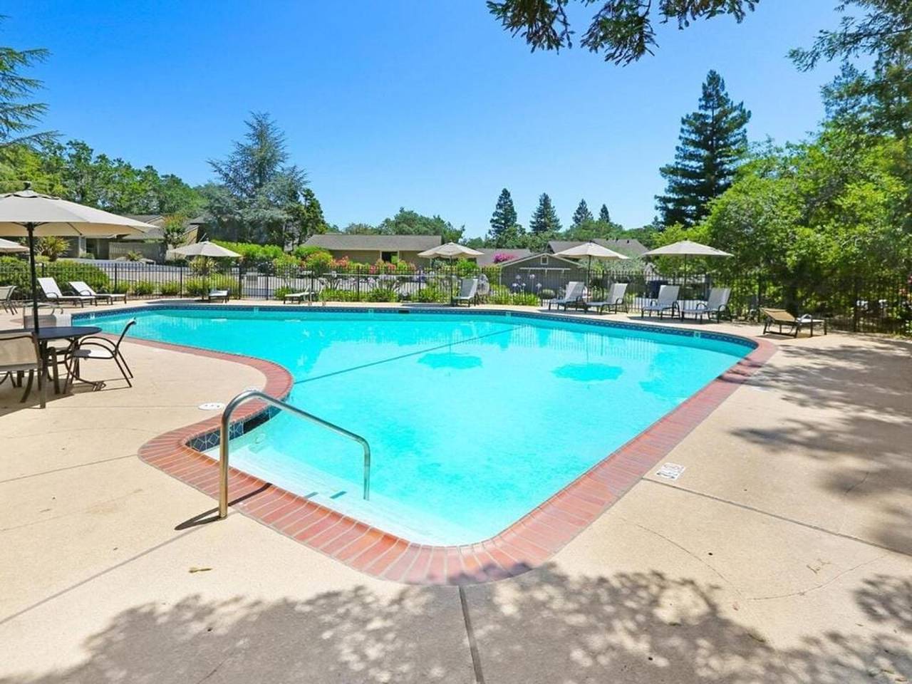 Entire studio, Pet-Friendly Napa Retreat   Wineries   Downtown in Napa Valley
