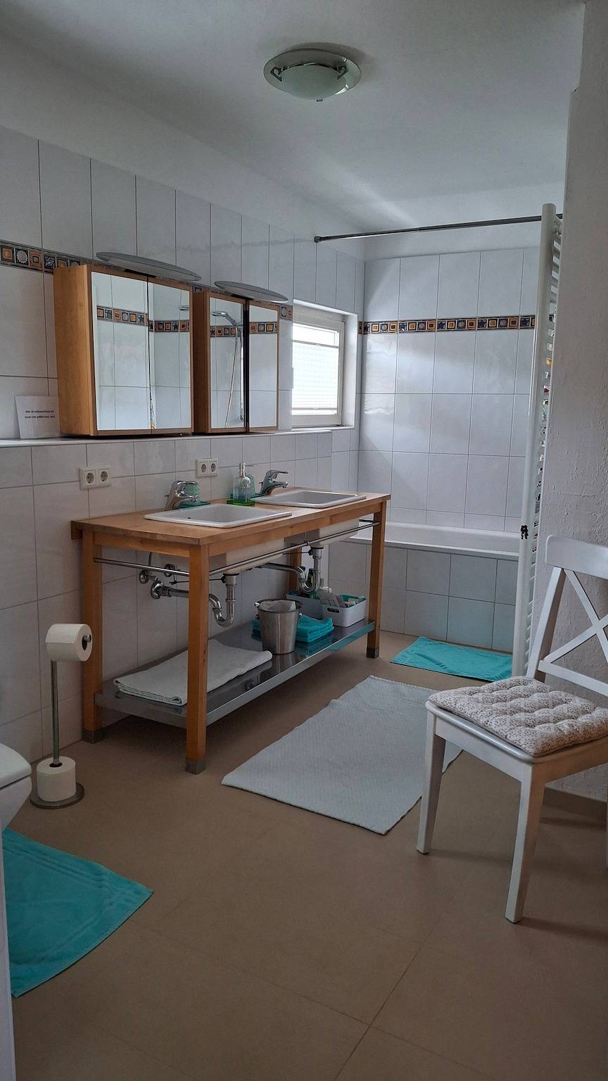 Ganze Wohnung, Apartment Fewo 3-Länder-Panorama mit Bergblick, Gemeinschaftsterrasse und Wlan in Lindau, Bayerisch Schwaben