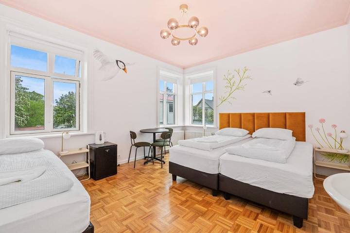 Ferienhaus für 2 Personen, mit Garten und Terrasse sowie Whirlpool in Reykjavik