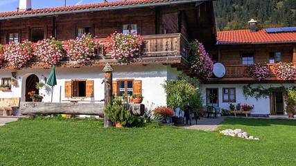 Ferienwohnung für 2 Personen, mit Balkon und Garten, kinderfreundlich im Berchtesgadener Land