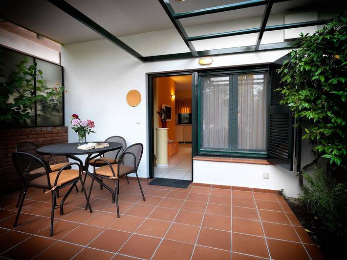 Gîte pour 4 personnes, avec Balcon ainsi que Terrasse et Jardin à Afitos
