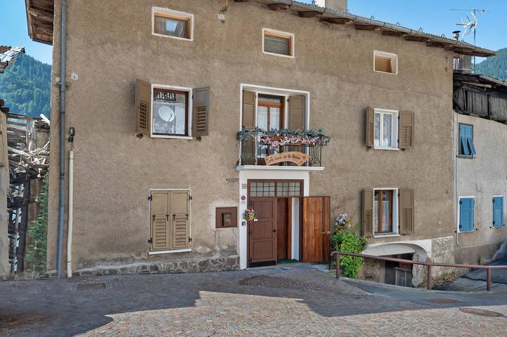 Vacation rental for 14 people, with Balcony in Trentino