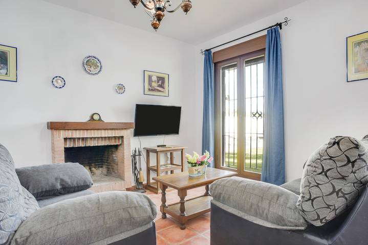 Tranquilla Casa Villanueva 2 con piscina privata, terrazza, giardino e Wi-Fi in Conil de la Frontera, Costa de la Luz