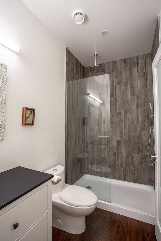 Ganze Wohnung, Baker Street Central - Balkon mit unglaublichem Bergblick in Nelson, Whitewater Ski Resort