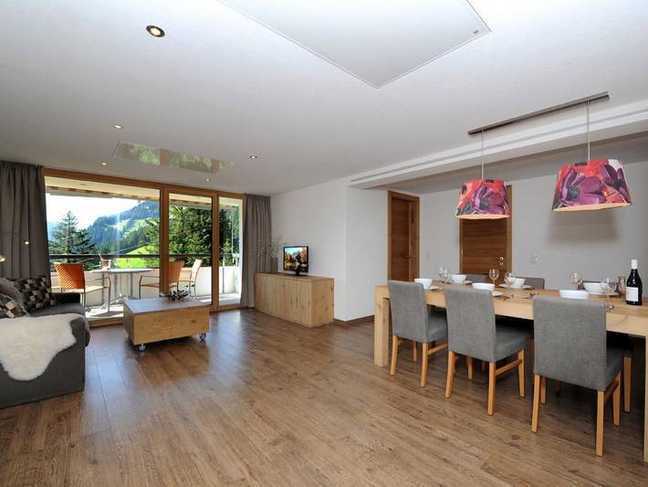 Ferienwohnung für 6 Personen, mit Pool und Garten sowie Balkon und Sauna, kinderfreundlich - 1