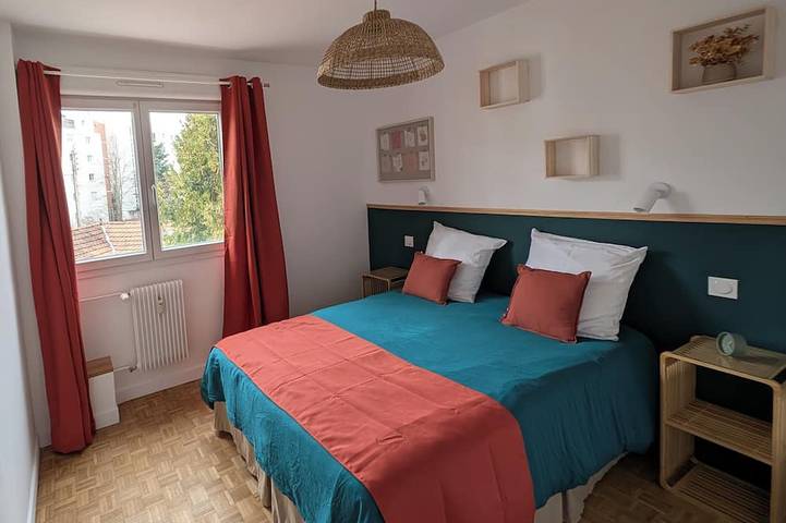 Appartement entier, L'appart le 19 , 2 chambres, proche centre, vue cathédrale in Clermont-Ferrand, Parc naturel régional des Volcans d'Auvergne