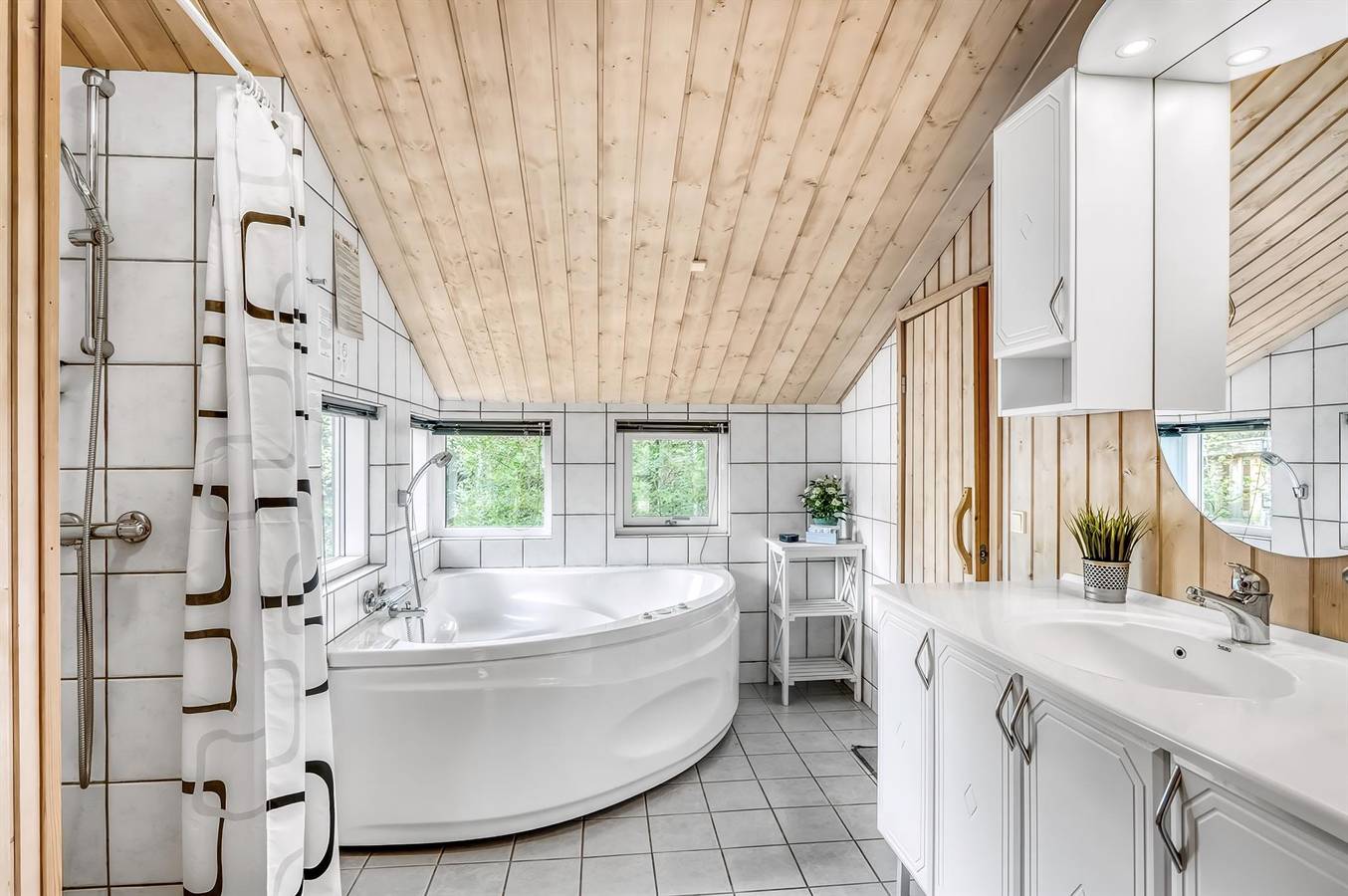 Pet friendly home in Fjerritslev with sauna in Thorup Strand, Jammerbugt