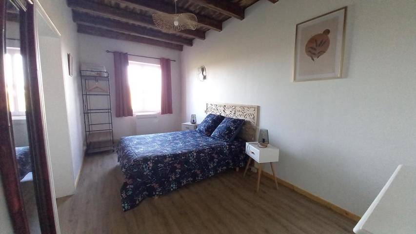 Location de vacances pour 6 personnes, avec jardin à Barry-d'Islemade - 3