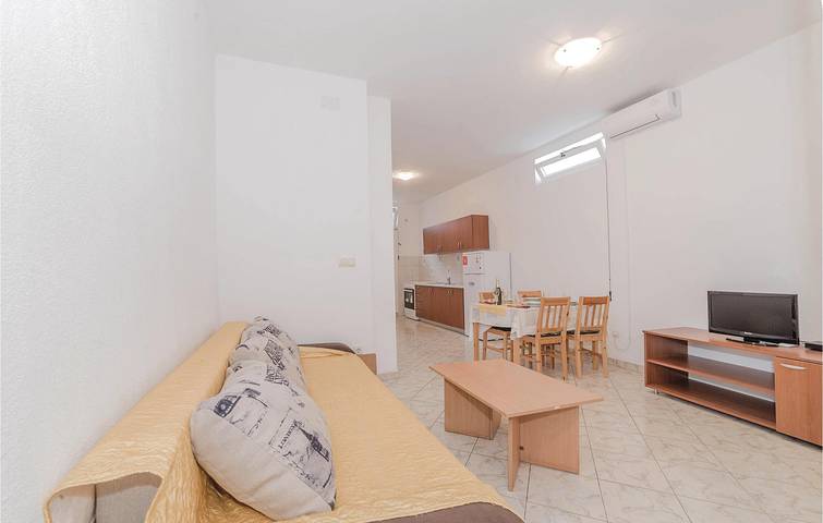 Ferienwohnung für 4 Personen, mit Terrasse in Biograd na Moru - 2