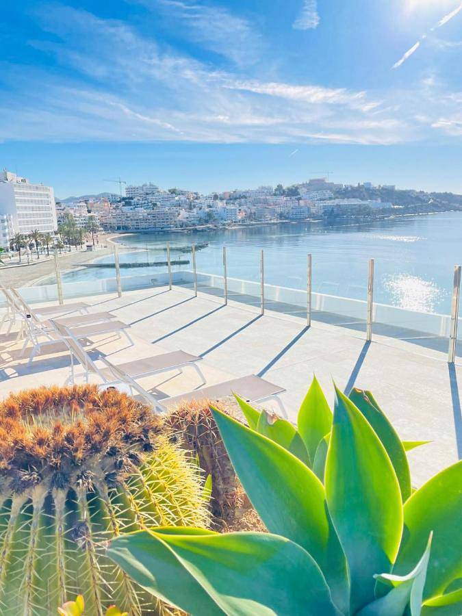 Appartement voor 4 personen, with Balkon and Terras as well as Tuin and Zwembad in Ibiza Stad