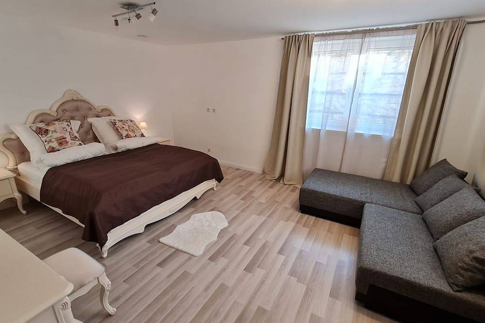 Ganze Wohnung, 1 bedroom apartment in cleebronn in Cleebronn, Kraichgau