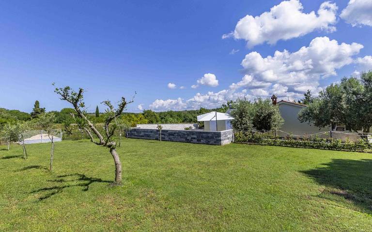 Villa pour 5 personnes, avec terrasse ainsi que jardin et piscine, adapté aux familles à Pomer - 4