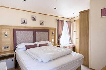 Bungalow for 6 People in Waveney District, Suffolk, Photo 1