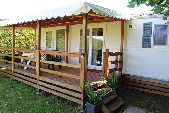 Camping für 4 Personen, mit Pool und Ausblick sowie Seeblick und Garten in Lazise - 3