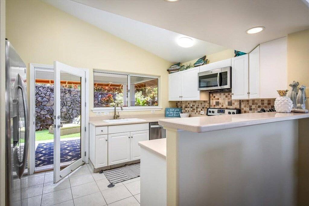 🌴Beautiful home centrally located in Kailua Kona. Aloha and welcome to Hale Kona!🌴 in Aloha Kona, Kailua-Kona