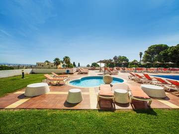 Ferienwohnung für 2 Personen, mit Kinderpool und Garten sowie Terrasse in Albufeira