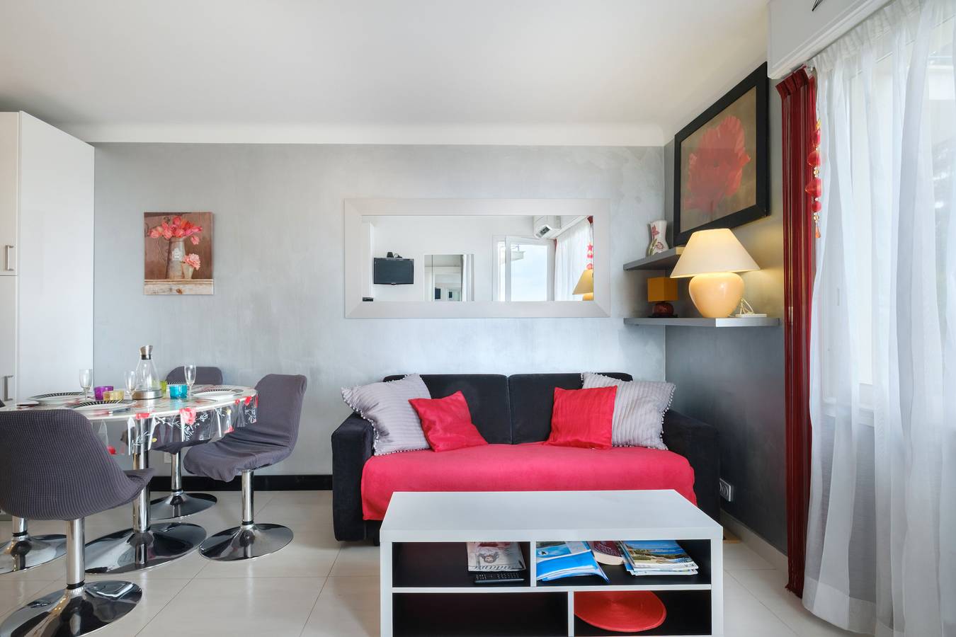 Hel lejlighed, Apartment 'Les Pins' with Sea View, Wi-Fi and Air Conditioning in Cannes, Cannes og omegn