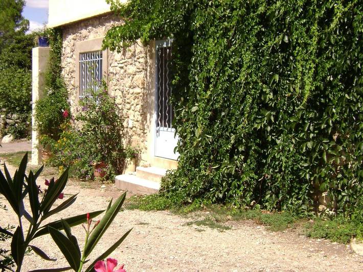 Gîte pour 5 personnes, avec piscine et jardin à Fontanès (Gard)