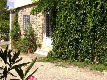 Gîte pour 5 personnes, avec piscine et jardin à Fontanès (Gard)