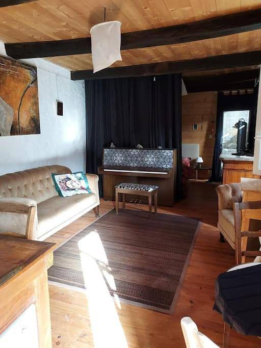 Gîte pour 2 personnes, avec vue ainsi que balcon et jardin, animaux acceptés à Vesseaux - 3