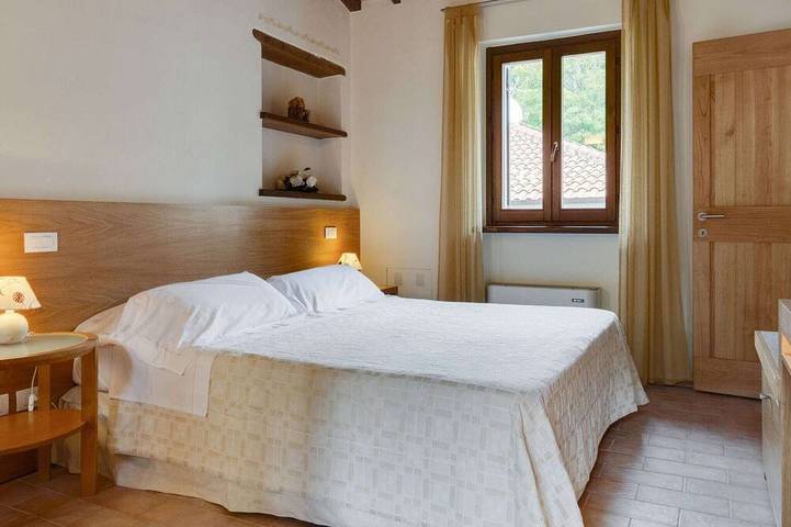 Location de vacances pour 4 personnes, avec piscine et sauna ainsi que jardin et jacuzzi à Foligno - 2