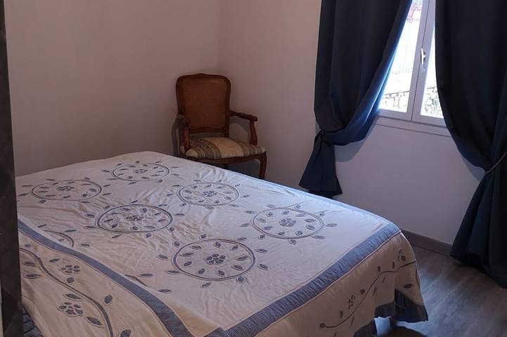 Location de vacances pour 10 personnes, avec terrasse ainsi que jacuzzi et jardin à Saint-André-d'Allas - 2