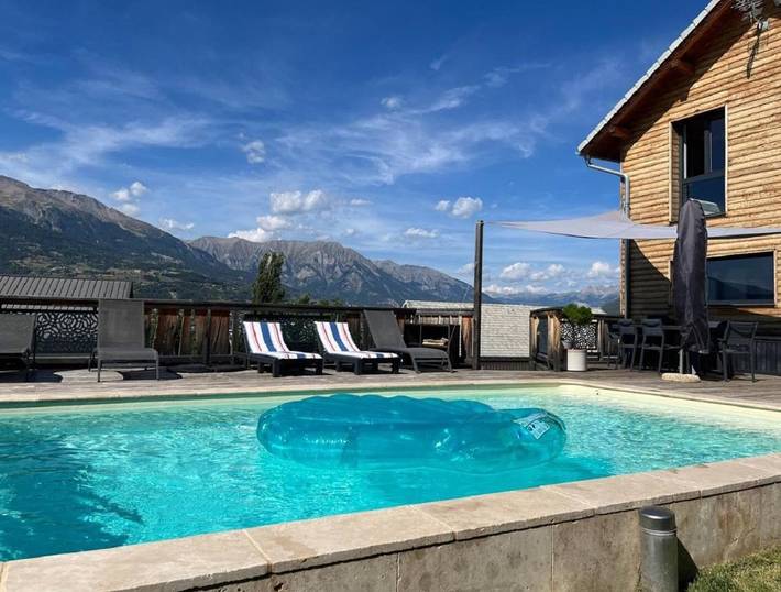 Appartement de vacances pour 10 personnes, avec Balcon et Jacuzzi ainsi que Terrasse et Jardin