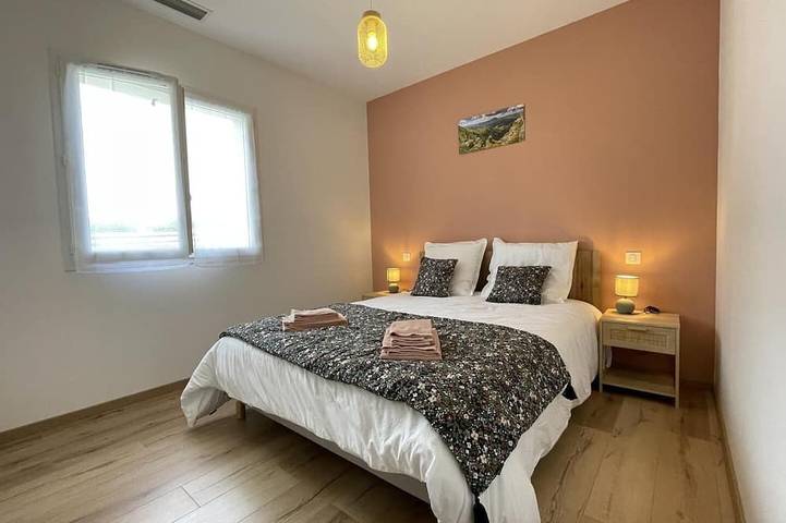 Location de vacances pour 8 personnes, avec jardin à Irouléguy - 2