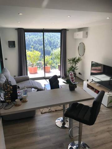 Gîte pour 2 personnes, avec jardin et vue, animaux acceptés à Castellar