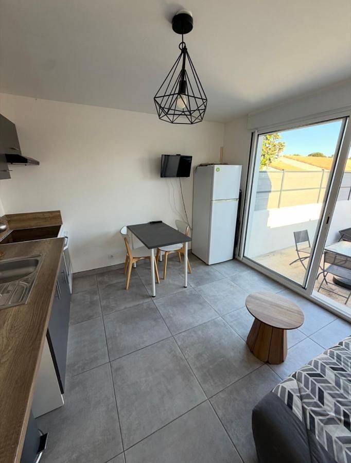 Gîte pour 4 personnes, avec terrasse, animaux acceptés à Poussan - 2