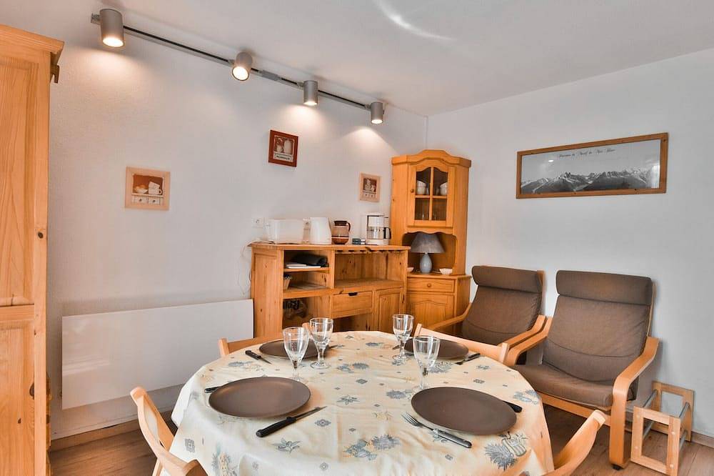 Entire apartment, Cozy Apartment Near Ski Lifts and Hiking Trails in Bernex in Bernex, Thonon-les-Bains region