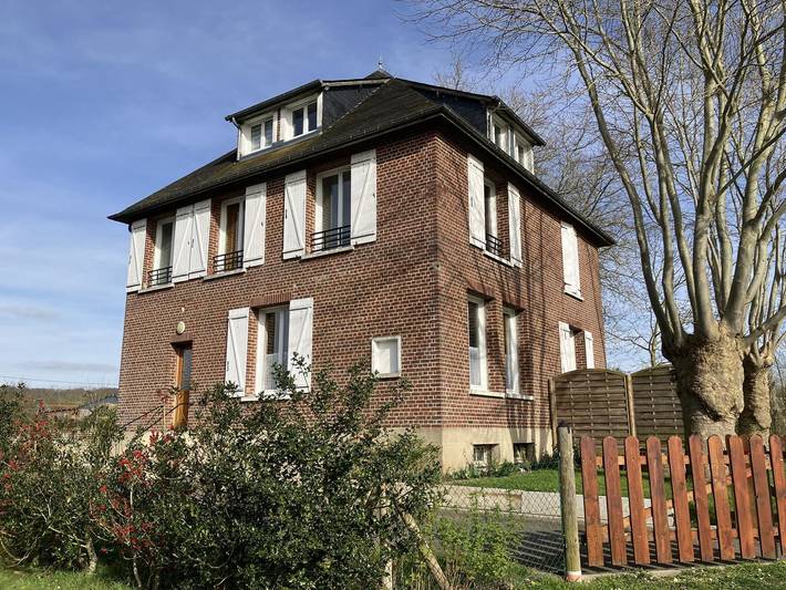 Gîte pour 6 personnes, avec Terrasse ainsi que Jardin et Vue à Mesnières-en-Bray