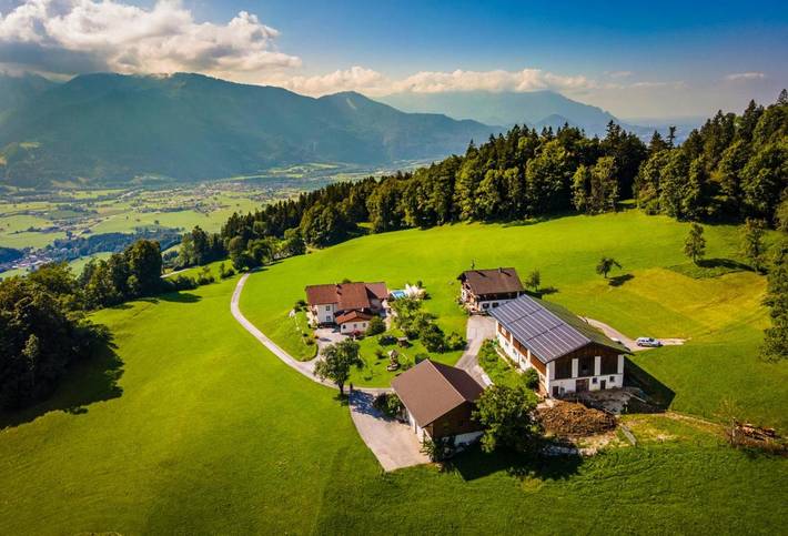 Ferienwohnung für 4 Personen, mit Pool und Ausblick sowie Garten, kinderfreundlich