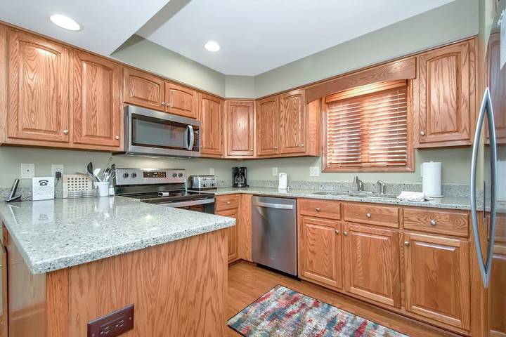 Vacation rental for 10 people, with pool and sauna as well as hot tub and yard in Blowing Rock