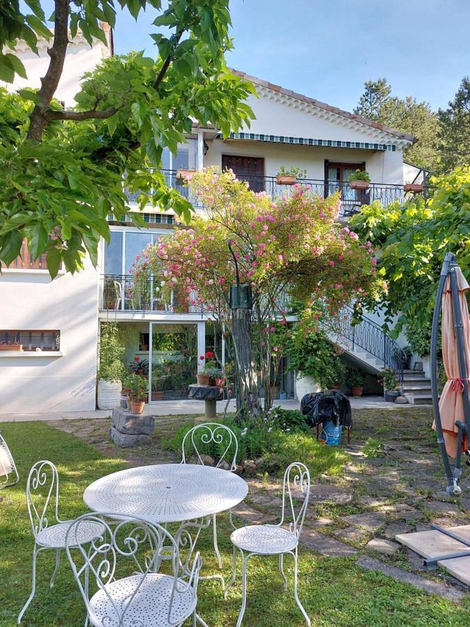 Appartement de vacances pour 4 personnes, avec Balcon et Terrasse ainsi que Jardin et Vue