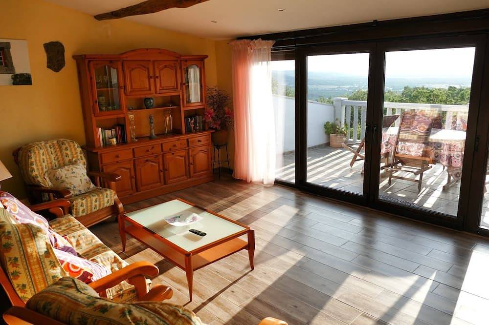 Entire apartment, The Chumbea Triskel: a window to nature, relaxation, and the stars in Salamanca Province