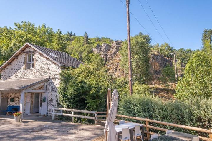 Location de vacances pour 5 personnes, avec terrasse et vue à Saint-Jean-du-Bruel - 2
