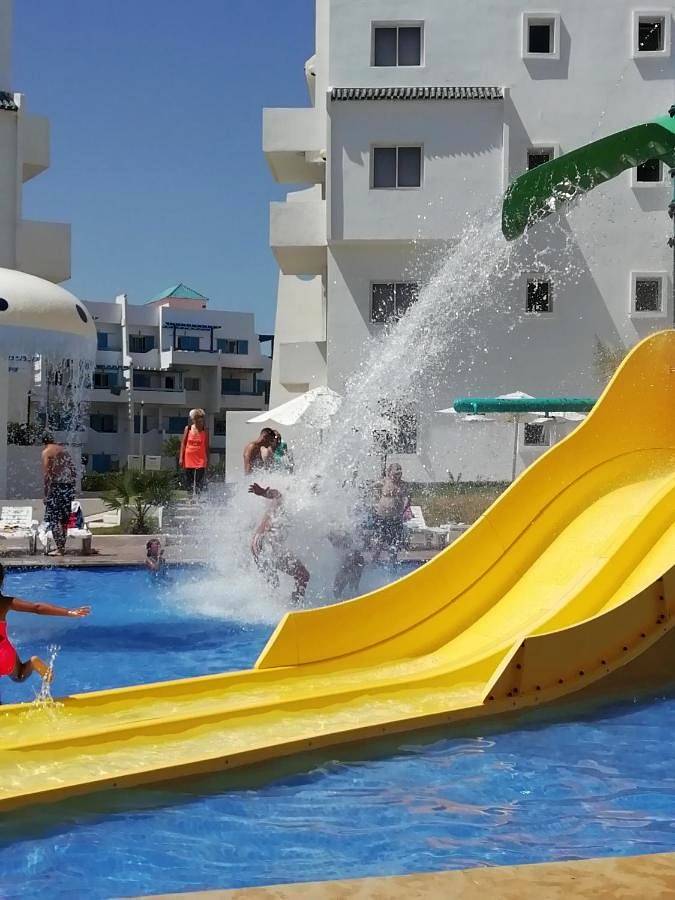 Gîte pour 6 personnes, avec vue ainsi que balcon et piscine dans Marina Smir - 3