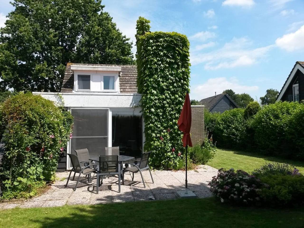 Quietly located holiday home in Zeeland in Aquadelta, Bruinisse