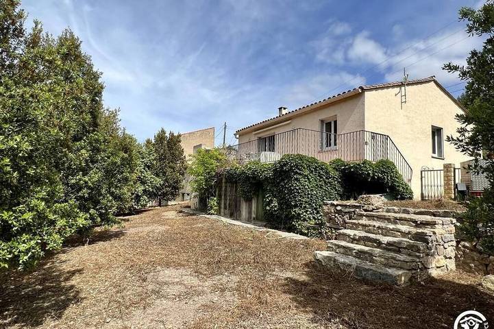 Location de vacances pour 6 personnes, avec jardin à Maisons